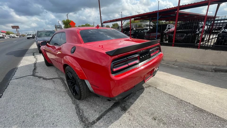 2015 Dodge Challenger SRT Hellcat 3rd Gen - Image 4 of 9