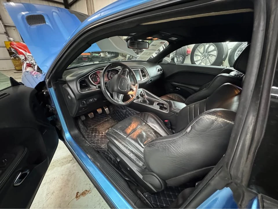 2015 Dodge Challenger SRT Hellcat 3rd Gen - Image 9 of 16