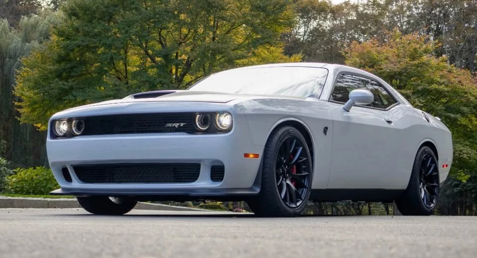 2015 Dodge Challenger SRT Hellcat 3rd Gen - Image 2 of 17