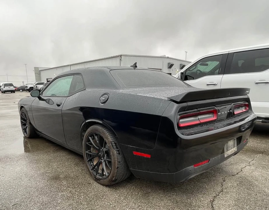 2015 Dodge Challenger SRT Hellcat 3rd Gen - Image 4 of 8