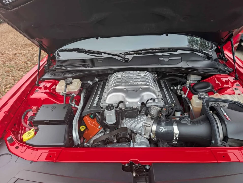 2015 Dodge Challenger SRT Hellcat 3rd Gen - Image 10 of 20