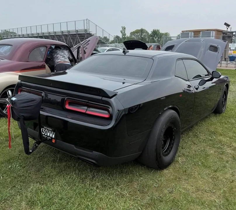 2015 Dodge Challenger SRT Hellcat 3rd Gen - Image 2 of 8
