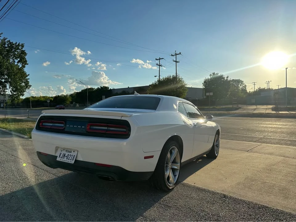 2015 Dodge Challenger 3rd Gen - Image 4 of 10