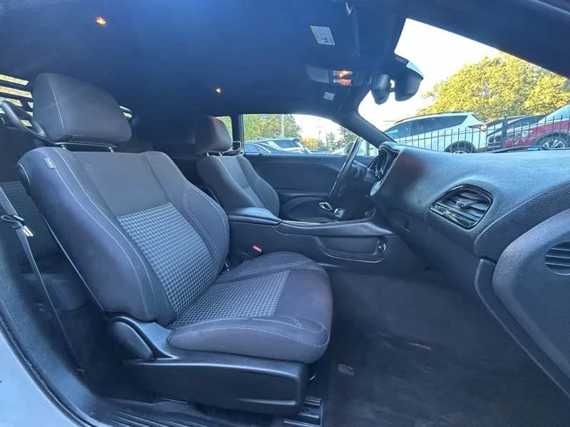 2015 Dodge Challenger 3rd Gen - Image 11 of 15
