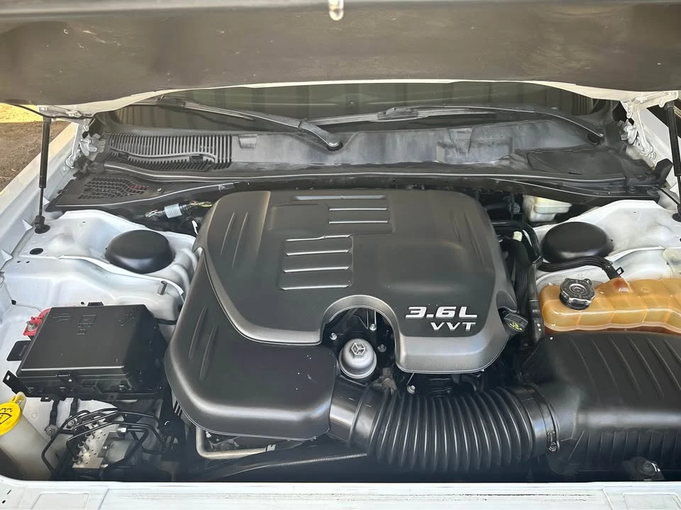 2015 Dodge Challenger 3rd Gen - Image 10 of 14
