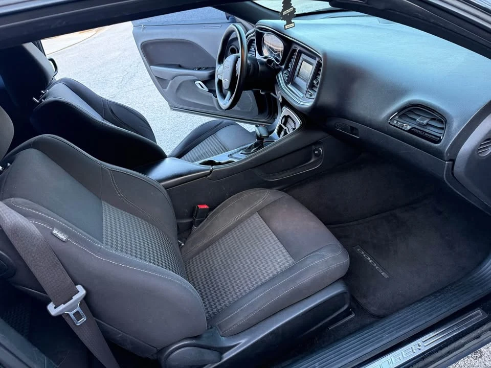 2015 Dodge Challenger 3rd Gen - Image 9 of 11