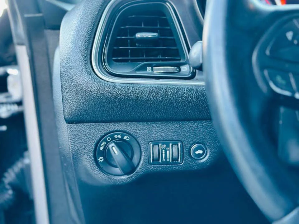 2015 Dodge Challenger 3rd Gen - Image 13 of 16