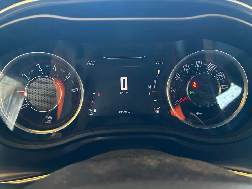 2015 Dodge Challenger 3rd Gen - Image 5 of 11