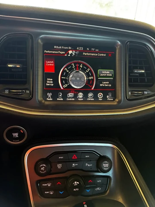 2015 Dodge Challenger 3rd Gen - Image 4 of 11