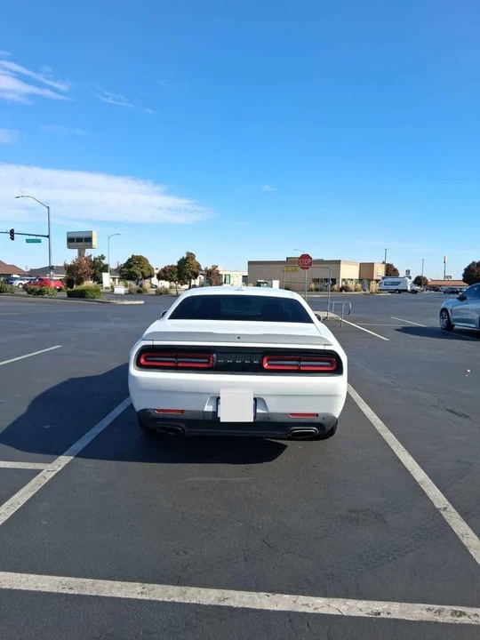 2015 Dodge Challenger 3rd Gen - Image 5 of 9