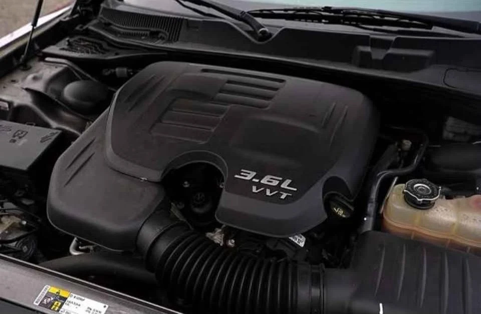 2015 Dodge Challenger 3rd Gen - Image 6 of 9