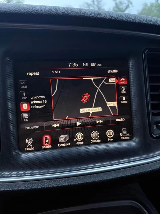 2015 Dodge Challenger 3rd Gen - Image 7 of 8