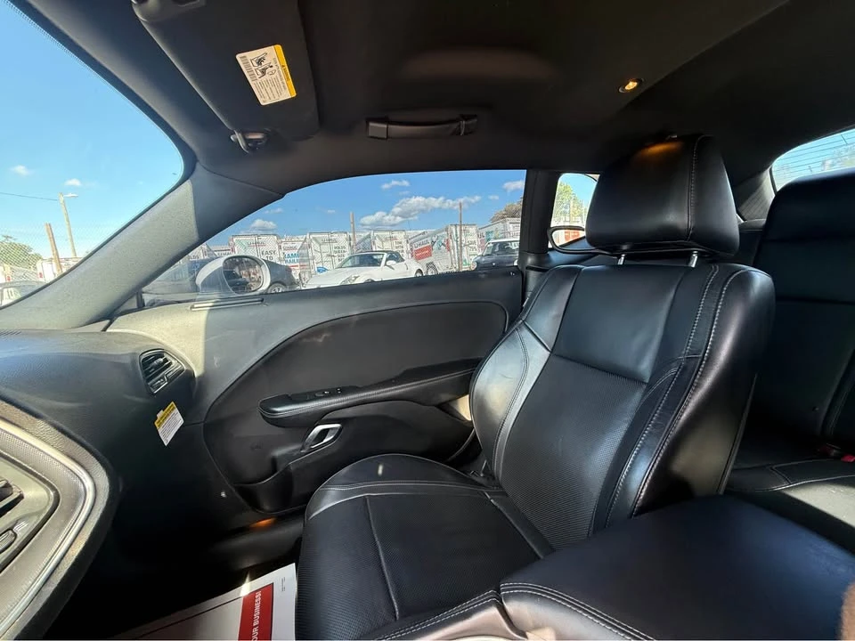 2015 Dodge Challenger 3rd Gen - Image 9 of 11