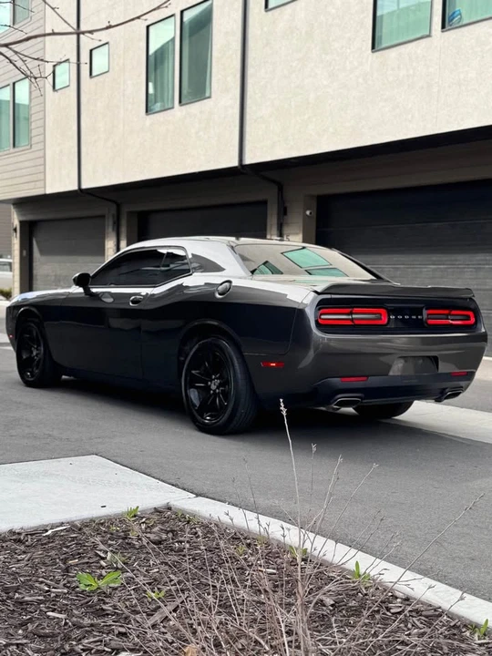 2015 Dodge Challenger 3rd Gen - Image 5 of 15