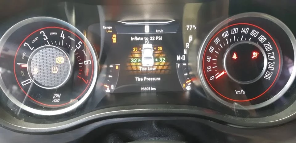 2015 Dodge Challenger 3rd Gen - Image 3 of 10