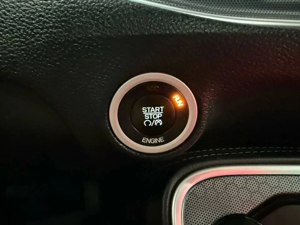 2015 Dodge Challenger 3rd Gen - Image 17 of 20