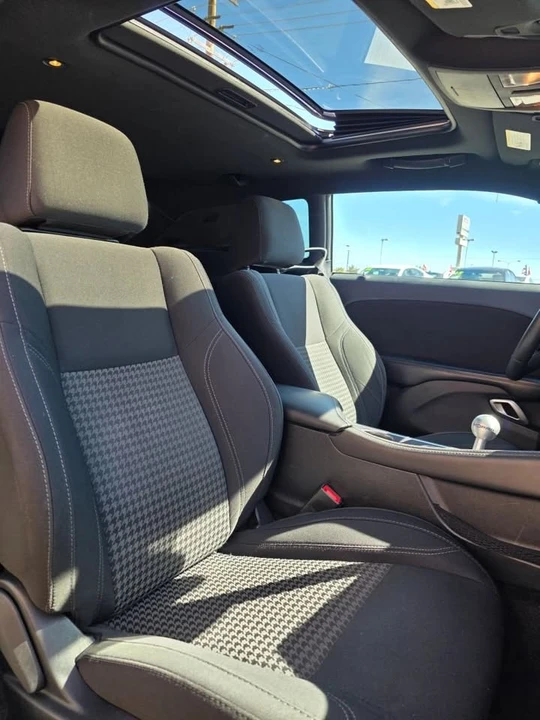 2015 Dodge Challenger 3rd Gen - Image 10 of 13