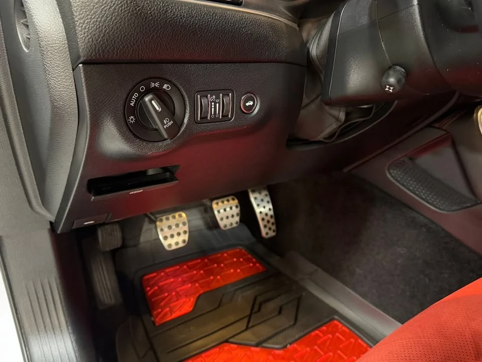 2015 Dodge Challenger 3rd Gen - Image 16 of 20