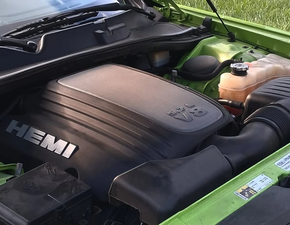 2015 Dodge Challenger 3rd Gen - Image 13 of 20
