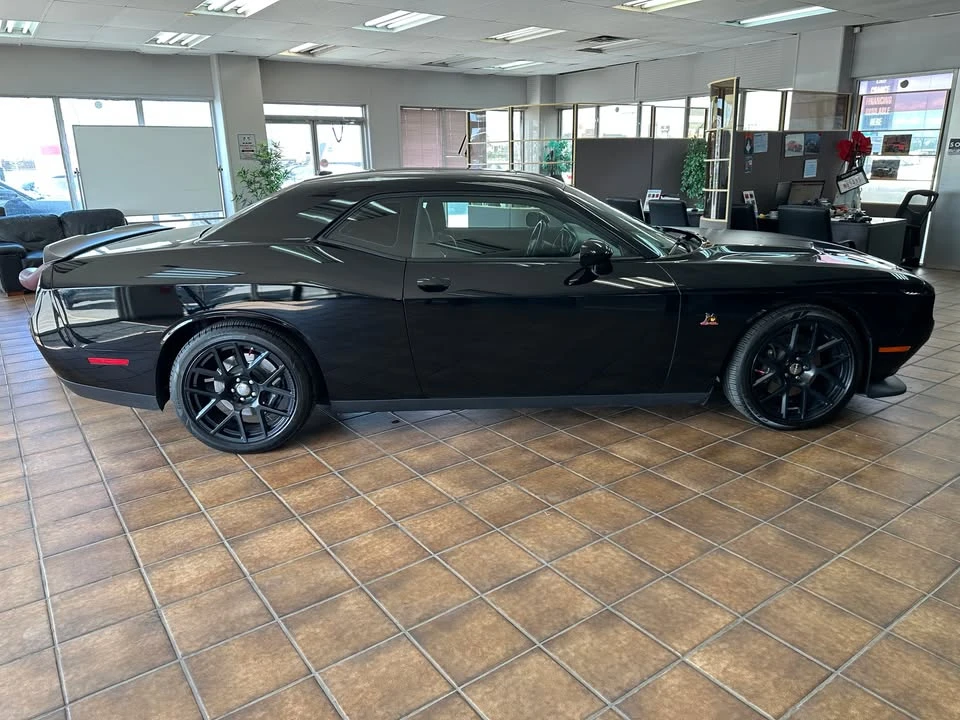 2015 Dodge Challenger SRT8 & 392 3rd Gen - Image 4 of 11