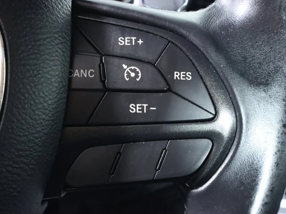 2015 Dodge Challenger 3rd Gen - Image 13 of 14