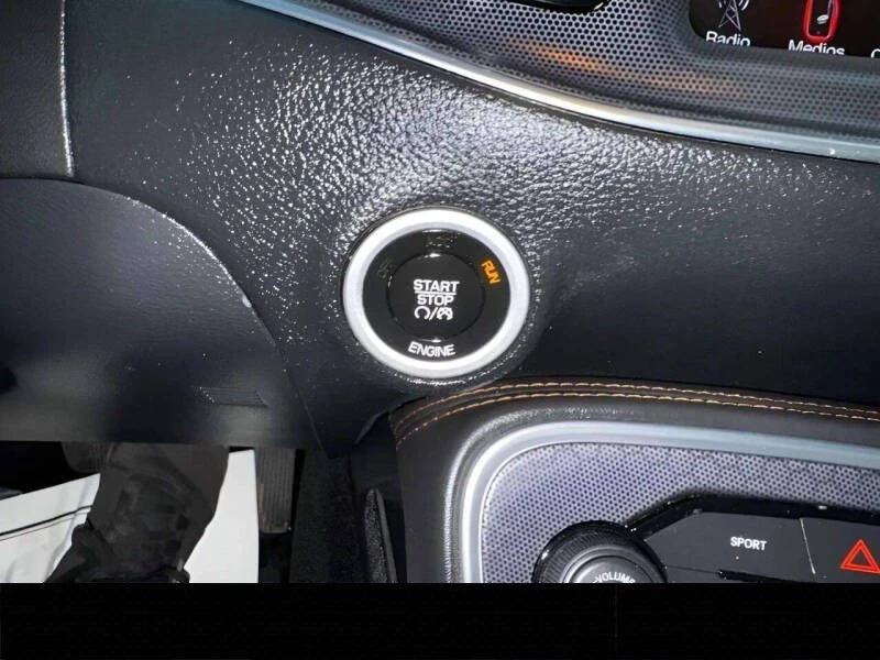 2015 Dodge Challenger 3rd Gen - Image 15 of 19