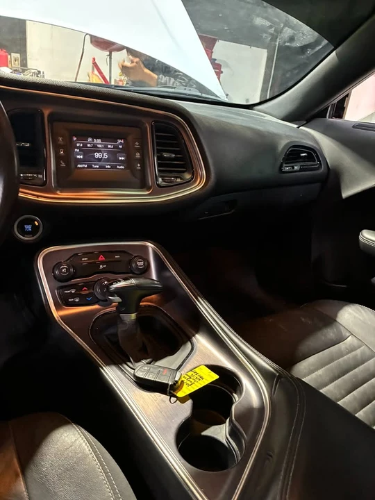 2015 Dodge Challenger 3rd Gen - Image 9 of 13