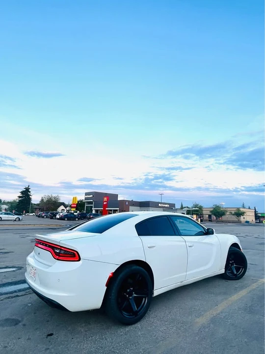 2015 Dodge Charger 7th Gen - Image 3 of 3
