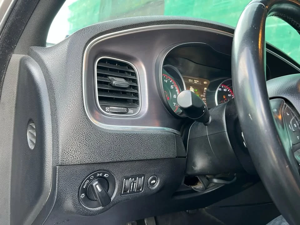 2015 Dodge Charger 7th Gen - Image 15 of 17