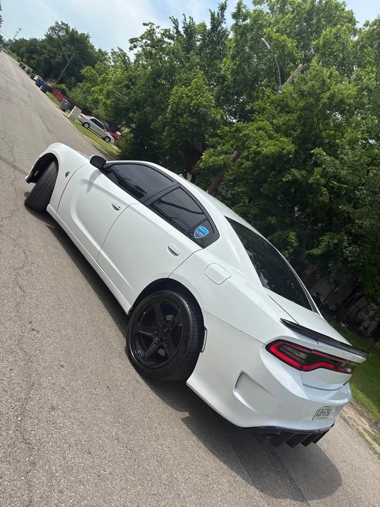 2015 Dodge Charger 7th Gen - Image 3 of 9