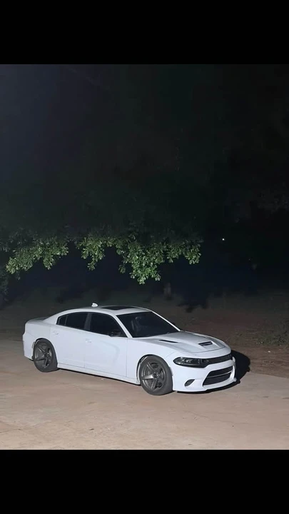 2015 Dodge Charger SRT Hellcat 7th Gen - Image 3 of 5