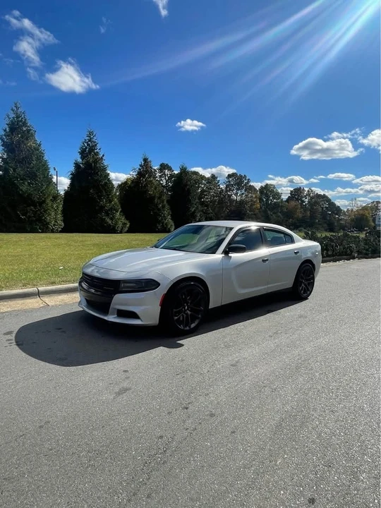 2015 Dodge Charger 7th Gen - Image 2 of 9