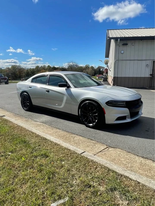 2015 Dodge Charger 7th Gen - Image 4 of 9