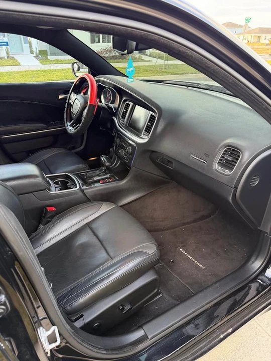 2015 Dodge Charger 7th Gen - Image 14 of 15