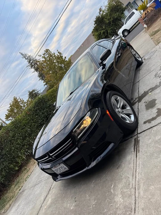 2015 Dodge Charger 7th Gen - Image 4 of 15