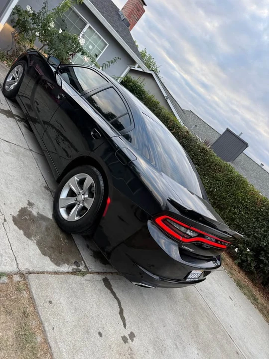 2015 Dodge Charger 7th Gen - Image 2 of 15