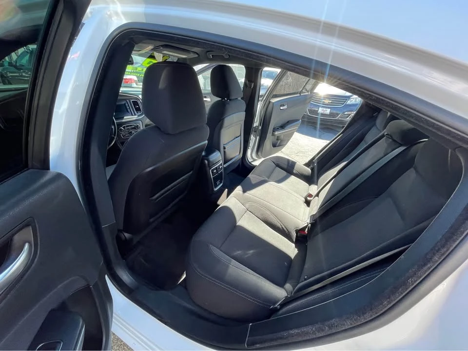 2015 Dodge Charger 7th Gen - Image 7 of 15