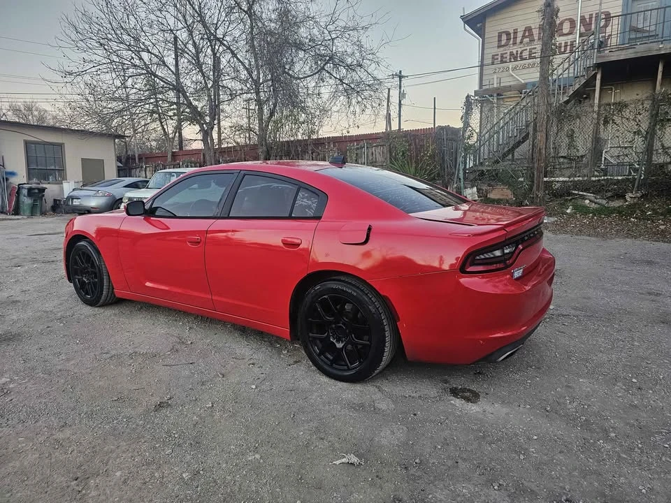 2015 Dodge Charger 7th Gen - Image 4 of 11
