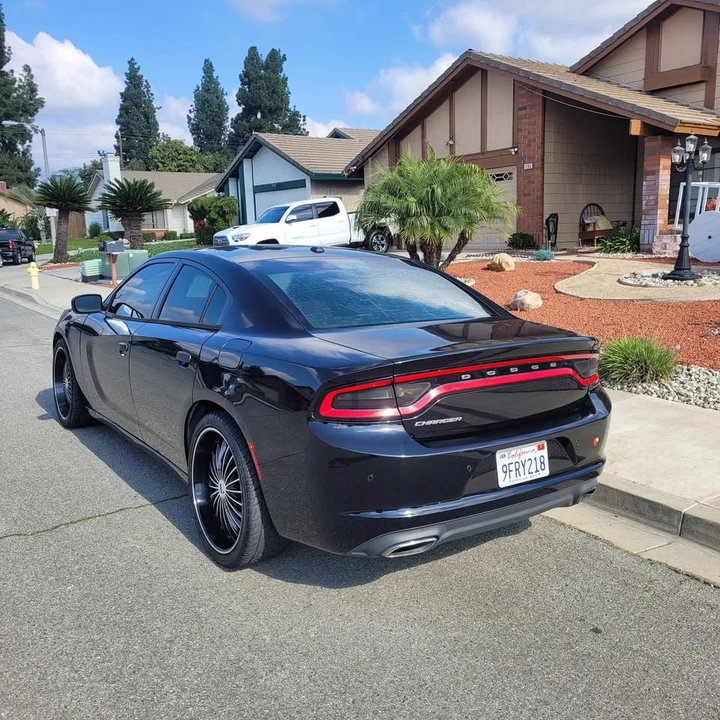 2015 Dodge Charger 7th Gen - Image 2 of 7