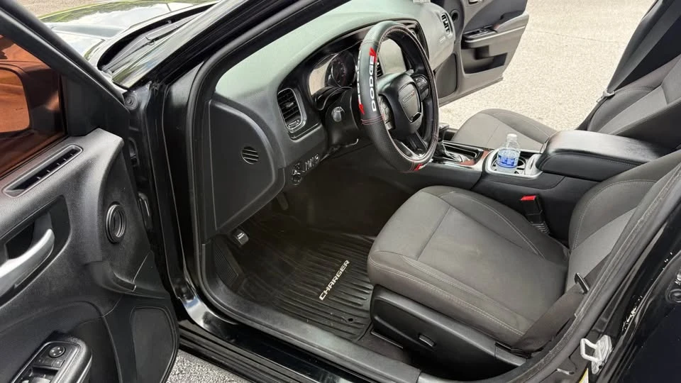 2015 Dodge Charger 7th Gen - Image 16 of 19