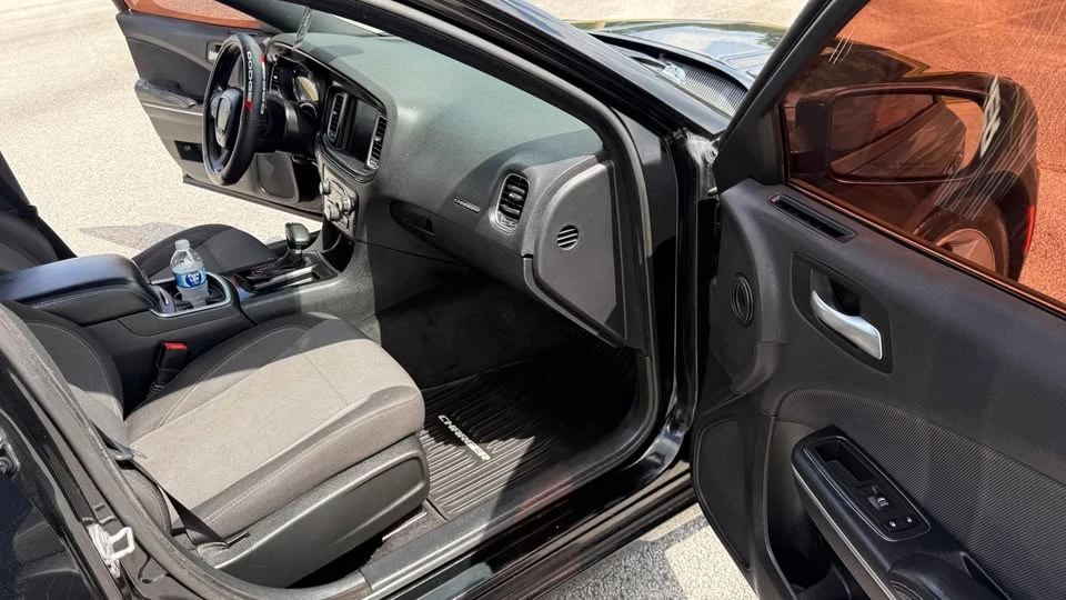 2015 Dodge Charger 7th Gen - Image 13 of 19