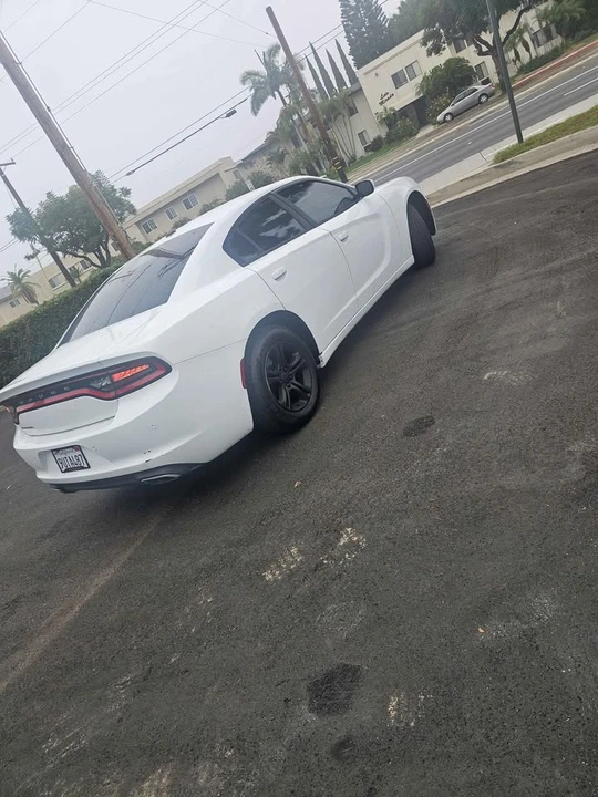 2015 Dodge Charger 7th Gen - Image 2 of 8