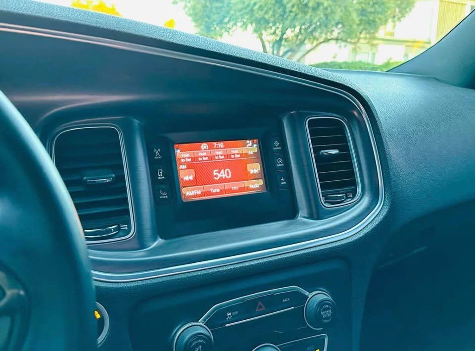 2015 Dodge Charger 7th Gen - Image 13 of 14