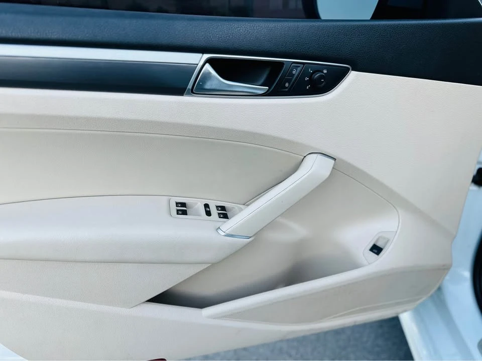 2015 Dodge Charger 7th Gen - Image 12 of 18