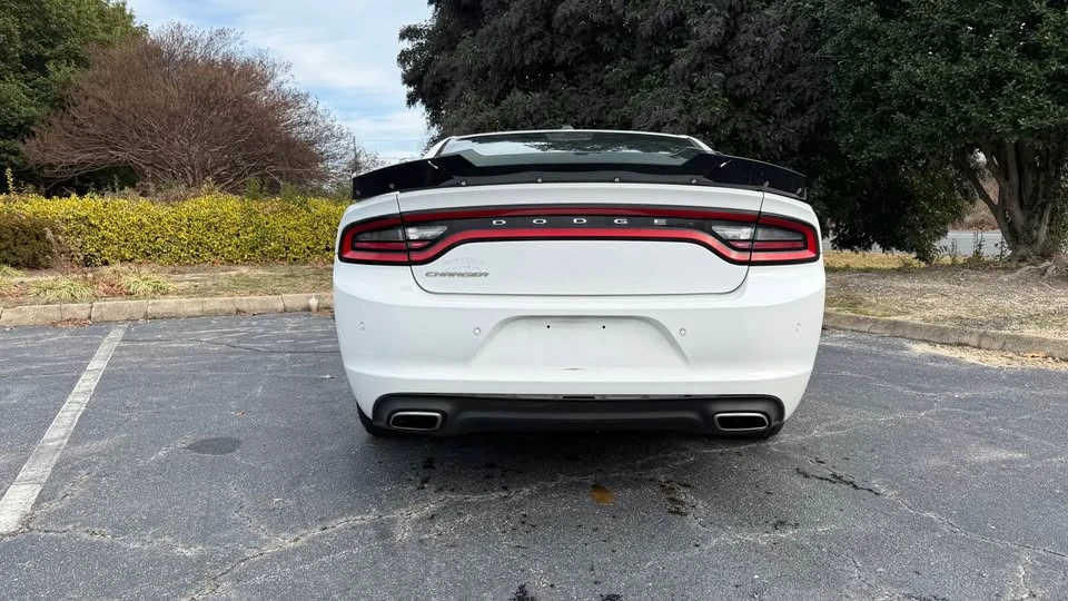 2015 Dodge Charger 7th Gen - Image 9 of 15