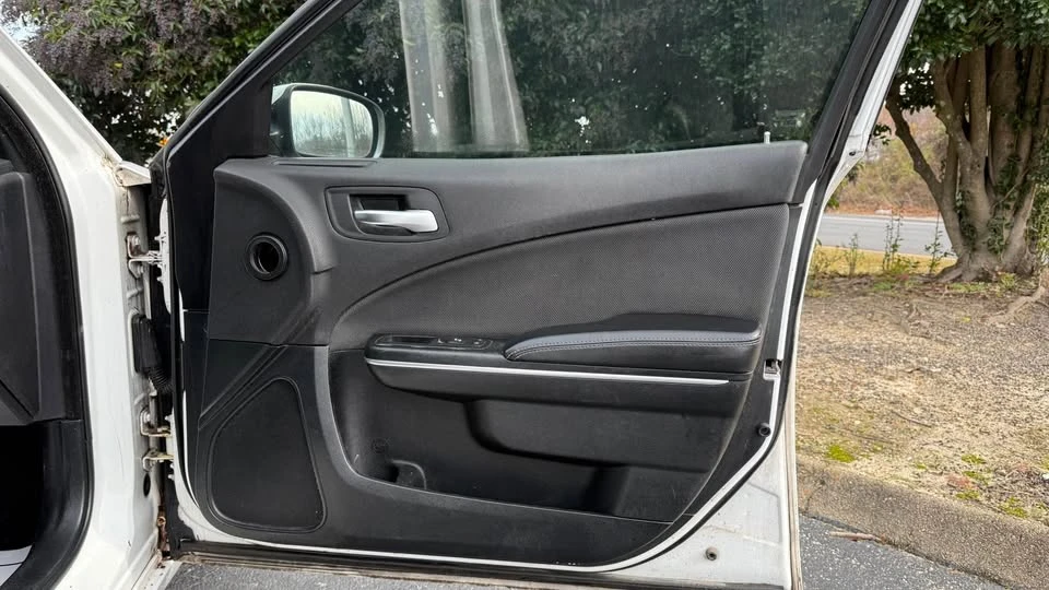 2015 Dodge Charger 7th Gen - Image 14 of 15