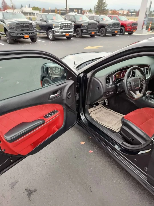 2015 Dodge Charger SRT Hellcat 7th Gen - Image 8 of 17