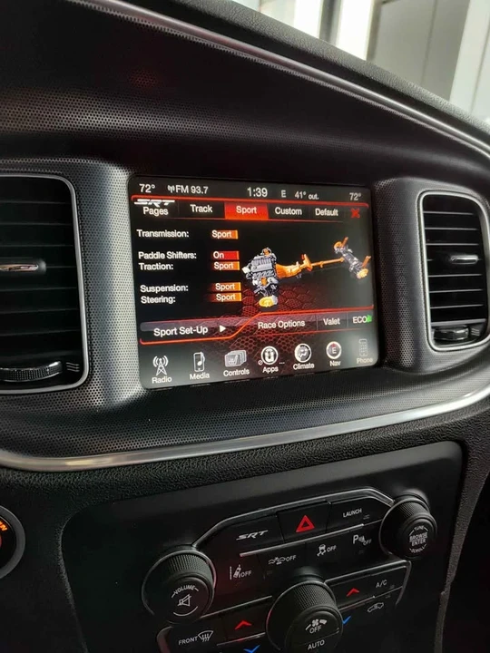 2015 Dodge Charger SRT Hellcat 7th Gen - Image 14 of 17