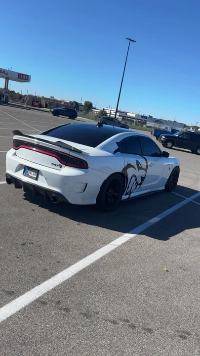 2015 Dodge Charger SRT Hellcat 7th Gen - Image 2 of 6