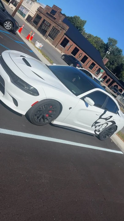 2015 Dodge Charger SRT Hellcat 7th Gen - Image 4 of 6